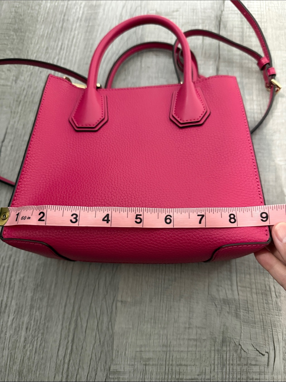 Michael Kors Fuchsia Pebbled Satchel with Gold MK Charm - Picture 9 of 11